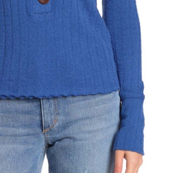 Free people Henley in blue NWT size M or L - Picture 3 of 5
